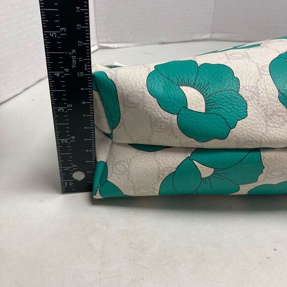 BEBE Los Angeles Pippa Poppy Green & White satchel - Picture 7 of 12